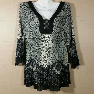 Womans 2X blouse by Nicola.